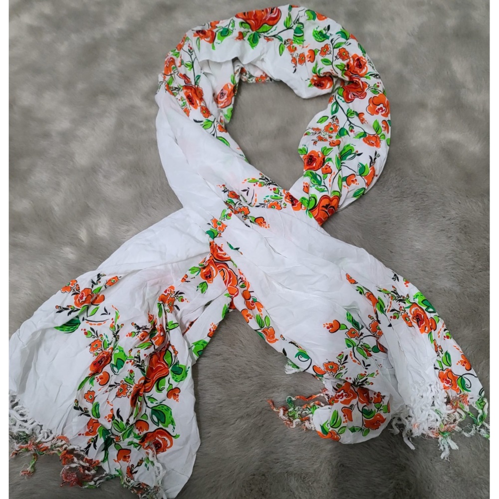 SB scarf